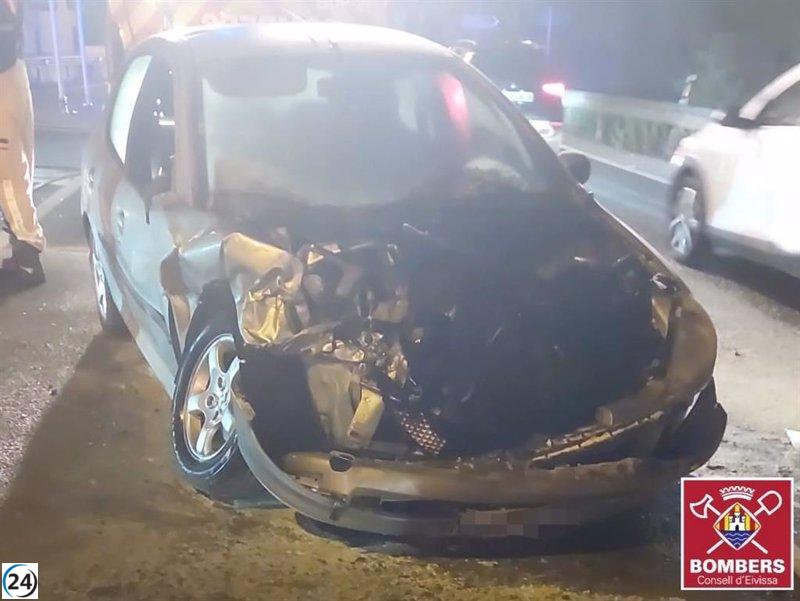 Conductor herido en Ibiza tras accidente y vehículo incendiado.