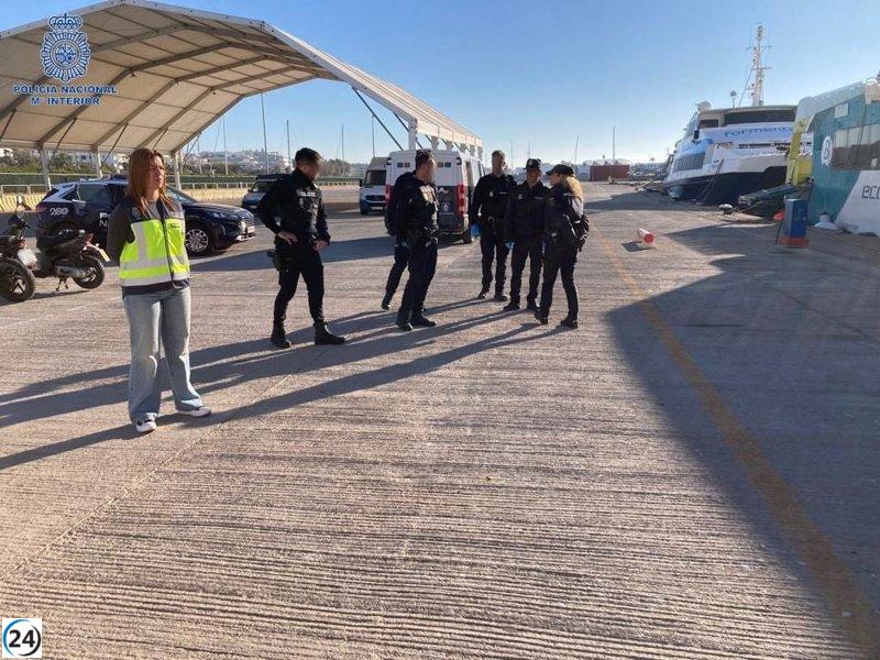 Detenido el líder de una embarcación ilegal que introdujo a 12 inmigrantes en Ibiza