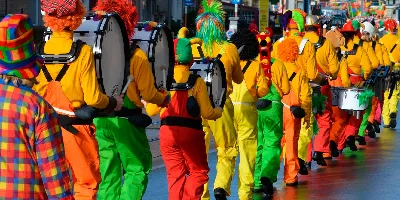 El Carnaval en Ibiza: una fiesta colorida y alocada en la isla balear