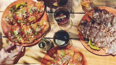 Descubre la gastronomía local en una ruta de tapeo por el casco antiguo de Palma