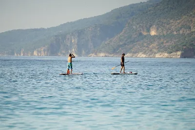 ¿Te atreves con el paddle surf? Descubre los lugares más bonitos para practicarlo en Mallorca