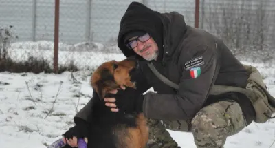 Rescatistas de animales construyen refugio en la costa de Formentera