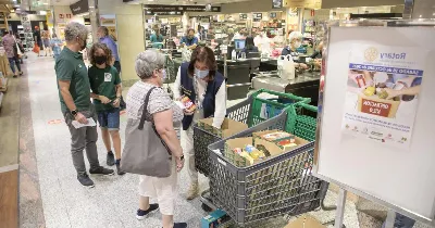 Voluntarios de Artà recogen alimentos para el Banco de Alimentos de Mallorca