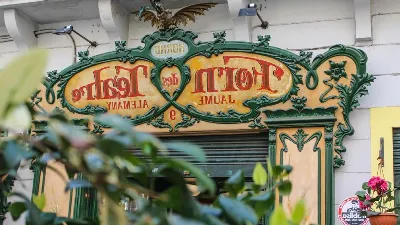 Los títulos son: - Descubre la arquitectura modernista de Palma de Mallorca